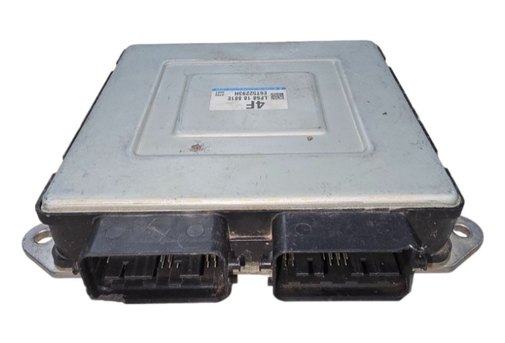 Módulo de control de motor 2.0L MAZDA 3 04