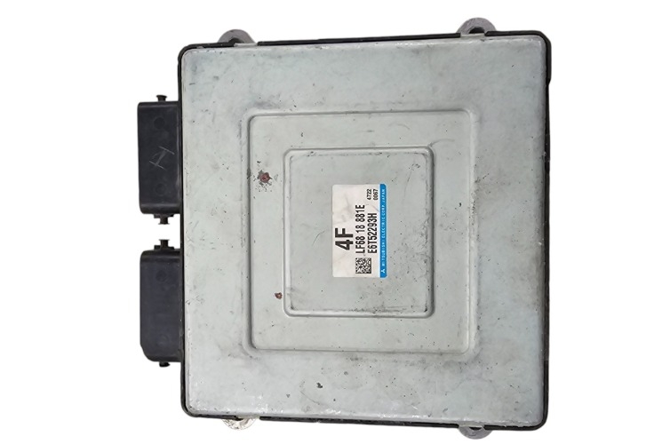 Módulo de control de motor 2.0L MAZDA 3 04